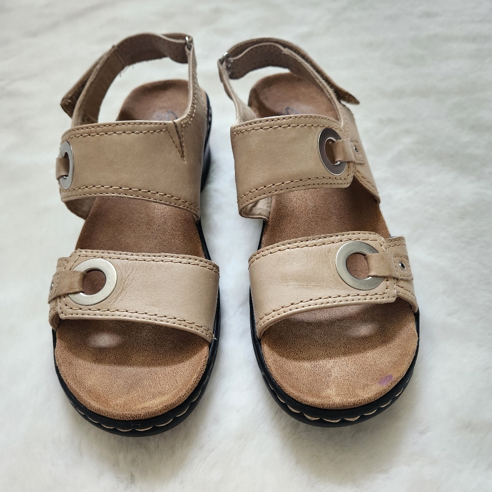 Clarks Bendables Hook and Loop Womens Cream Strappy Comfort Sandals